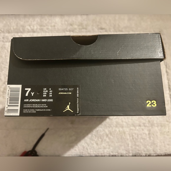 Big Kids/Youth Air Jordan 1s - Picture 6 of 6